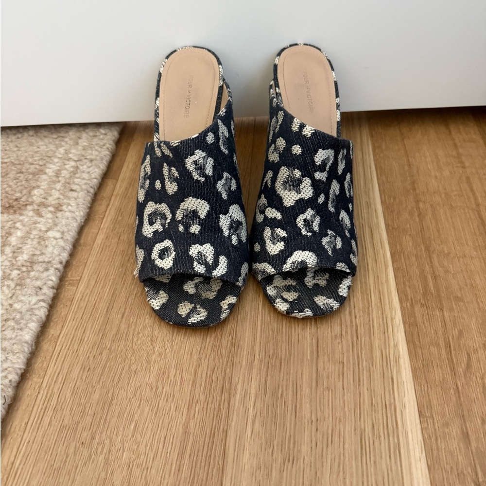 Leopard Slide Sandals in Blue & Silver